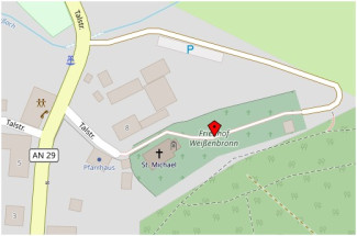 Parkplatz und Friedhof in Weißenbronn